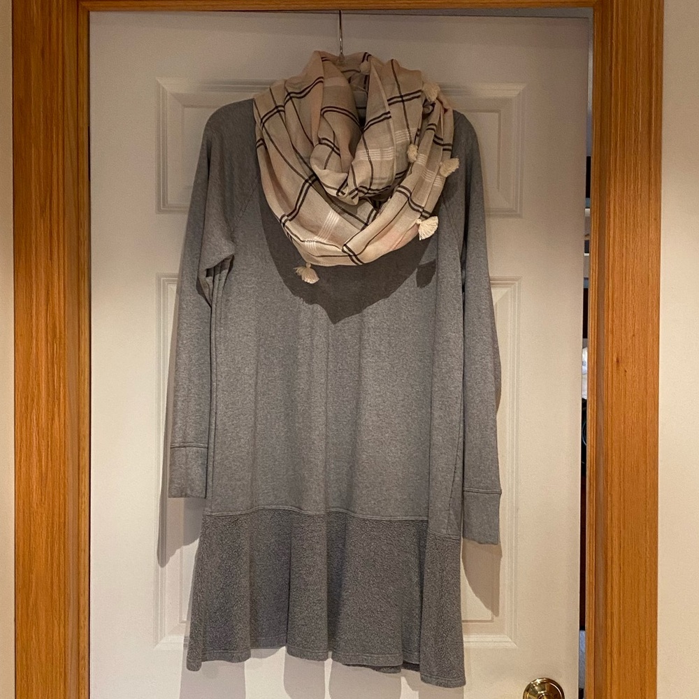 CAbi Sweatshirt Dreas